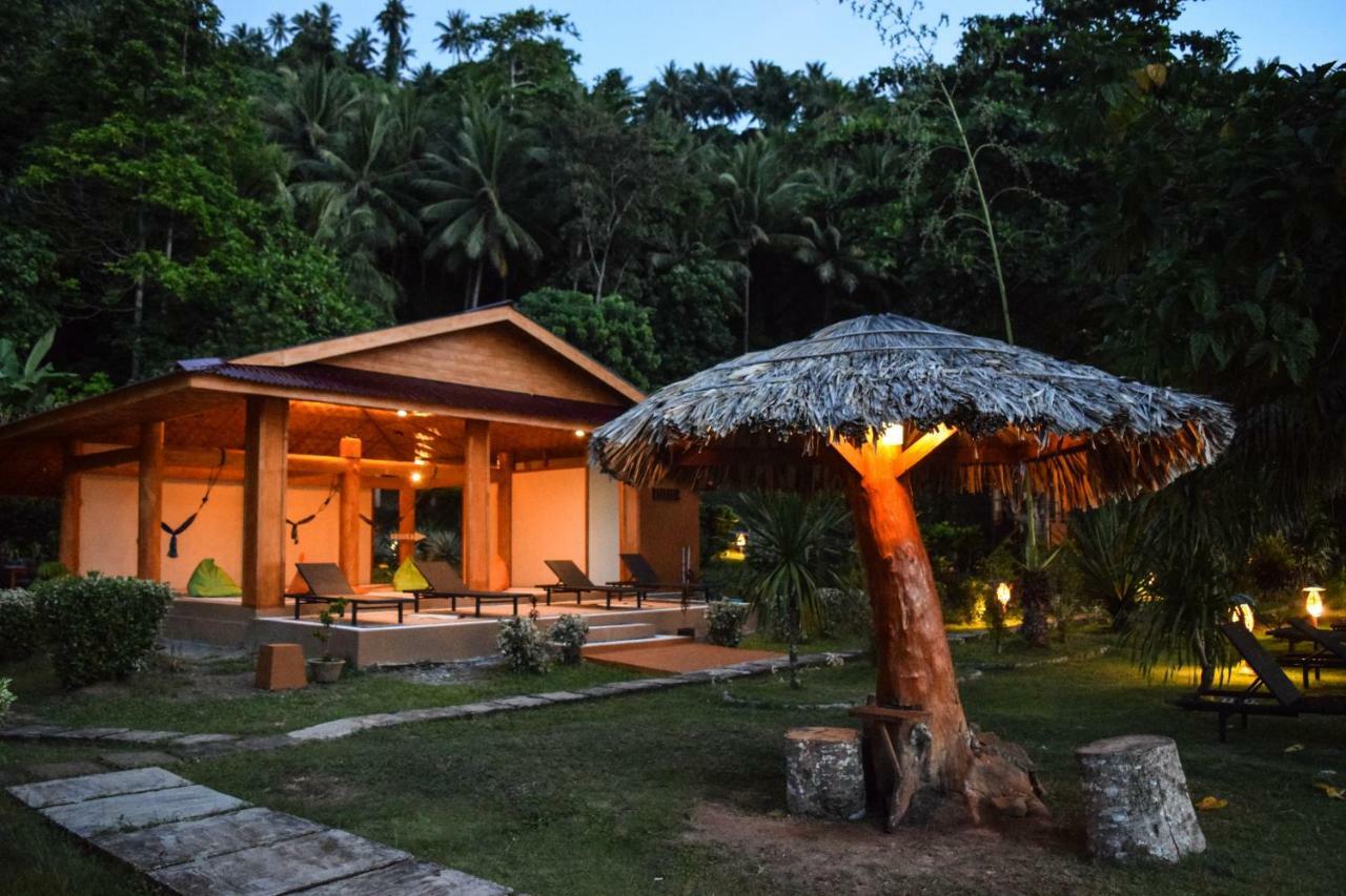 Two Fish Resort Lembeh Bitung Exterior photo